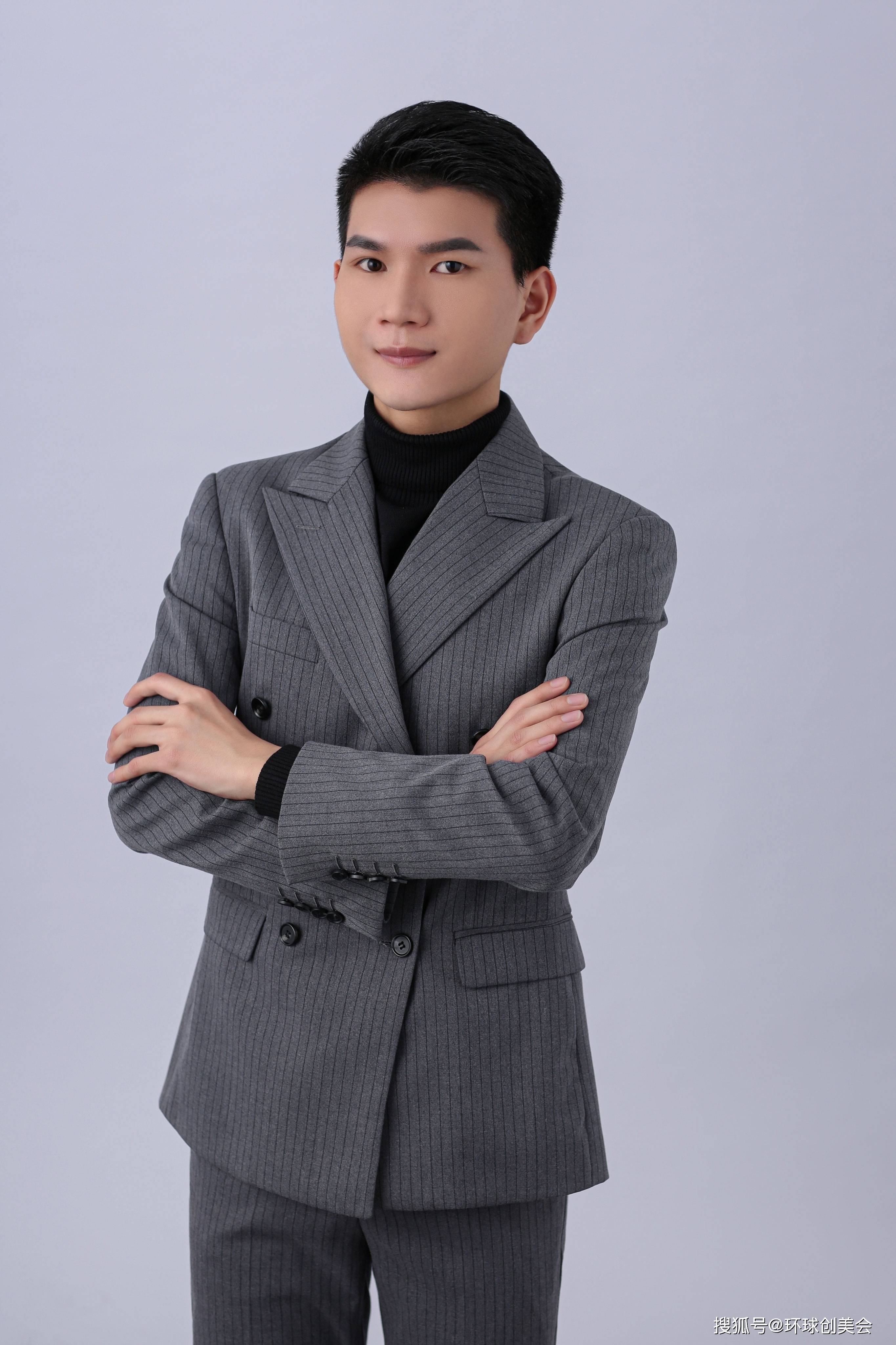 魏静怡 视觉与舞美负责人